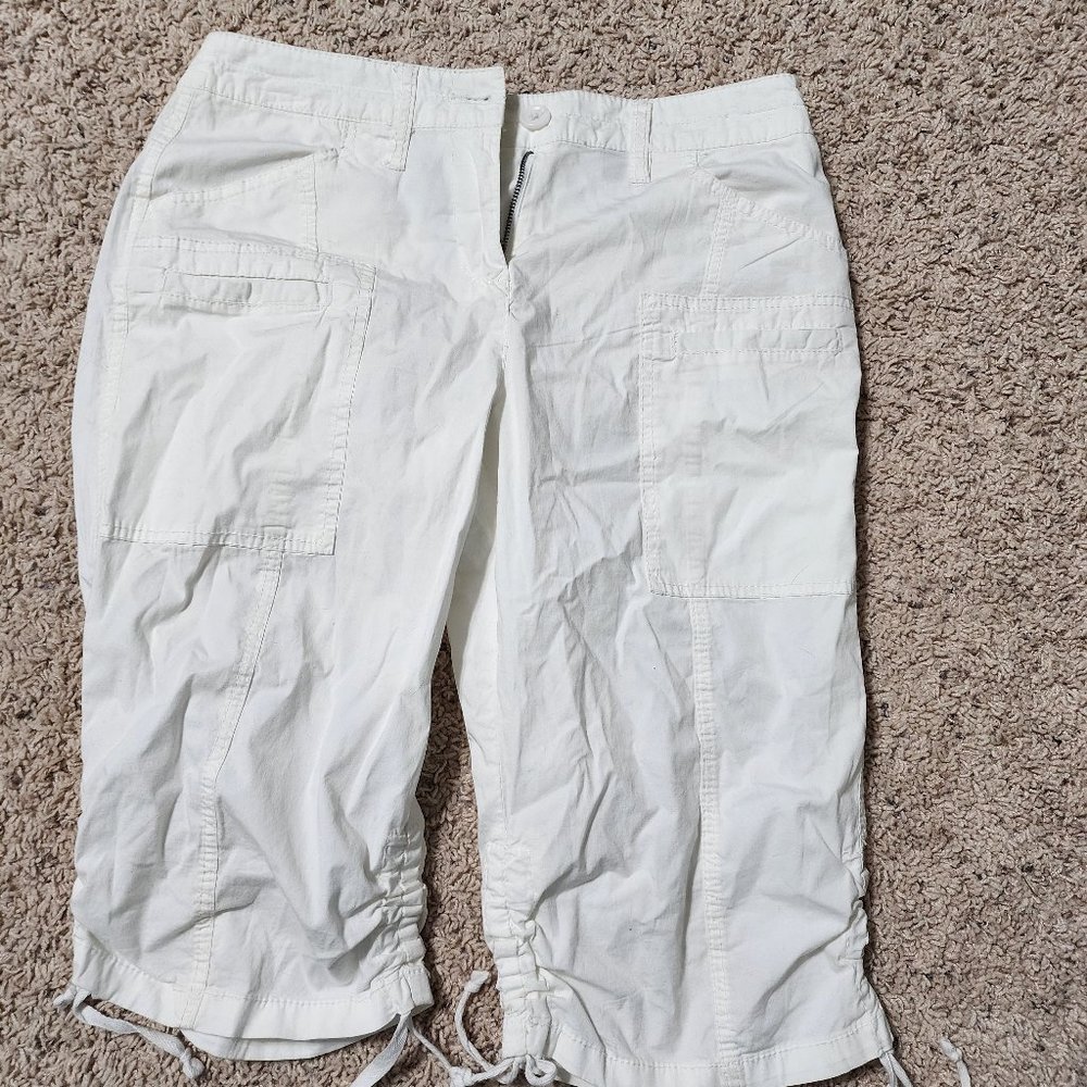 Women's white cotton Capri